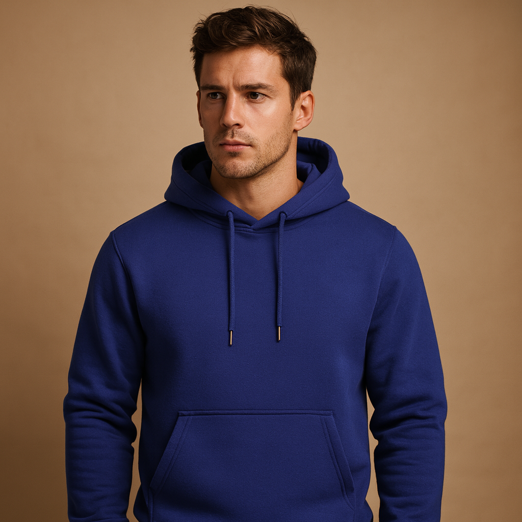 Men’s casual hoodie with kangaroo pocket and adjustable hood, ideal for everyday comfort and versatile casual style.