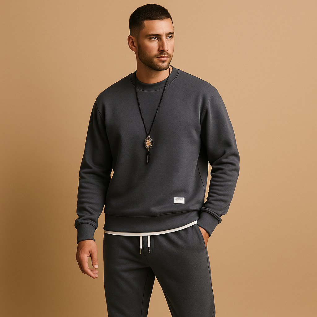 Modern men’s jogging tracksuit with sweater and jogger jeans, offering a relaxed fit for leisure, casual outings, and everyday comfort.