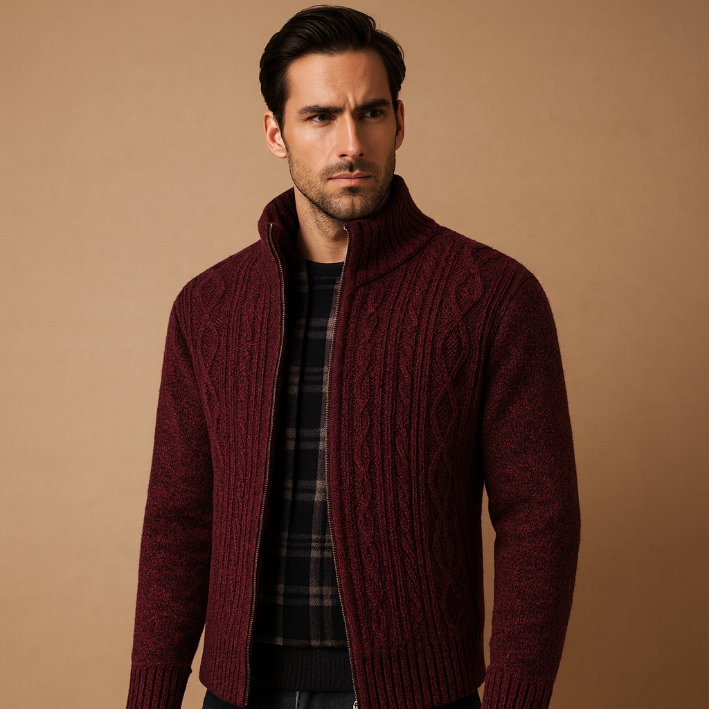 Men’s knitted cable jumper with checked inner lining, perfect for stylish warmth during autumn and winter days.
