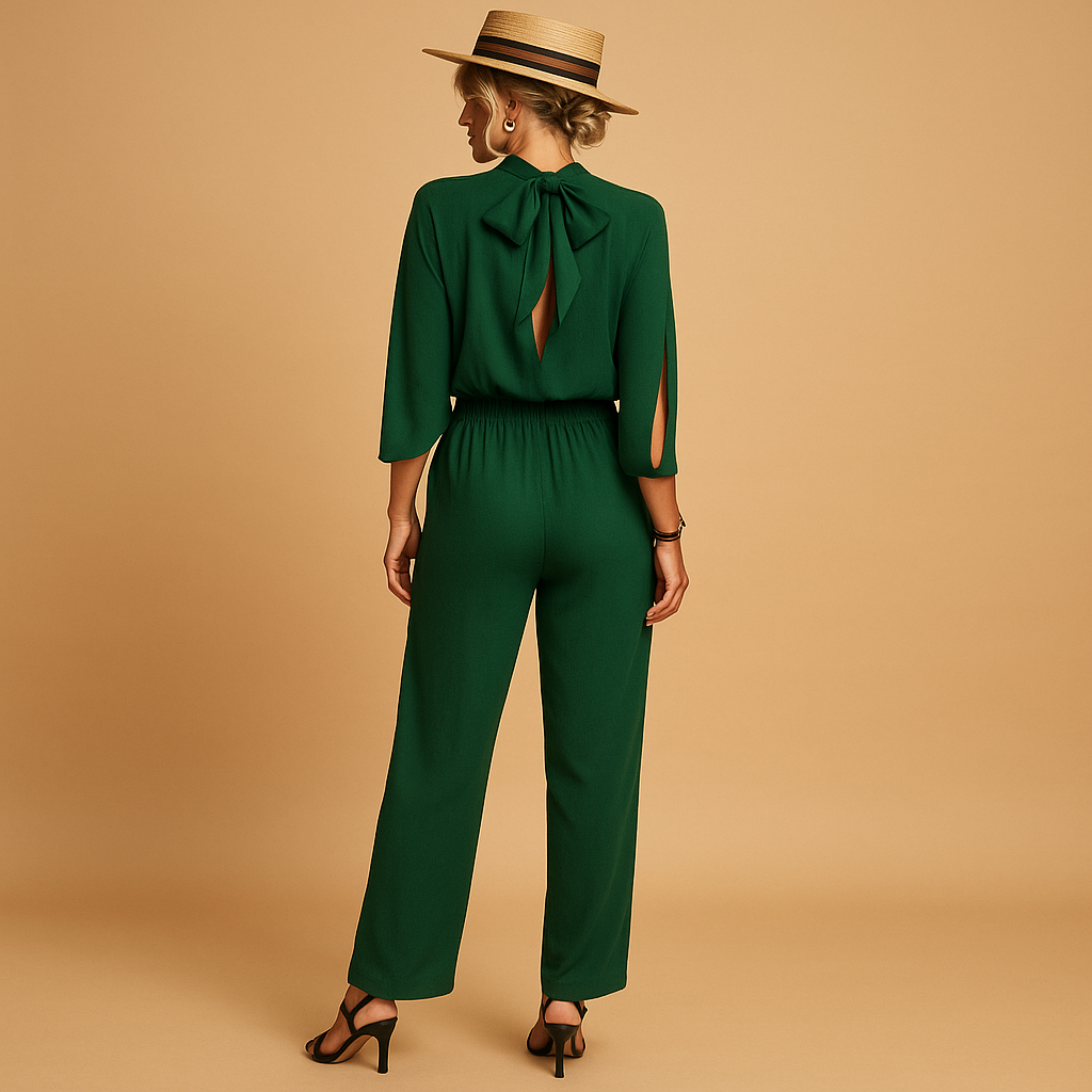 Women’s lightweight summer jumpsuit with adjustable straps and pockets, perfect for beach days, casual outings, and summer evenings.
