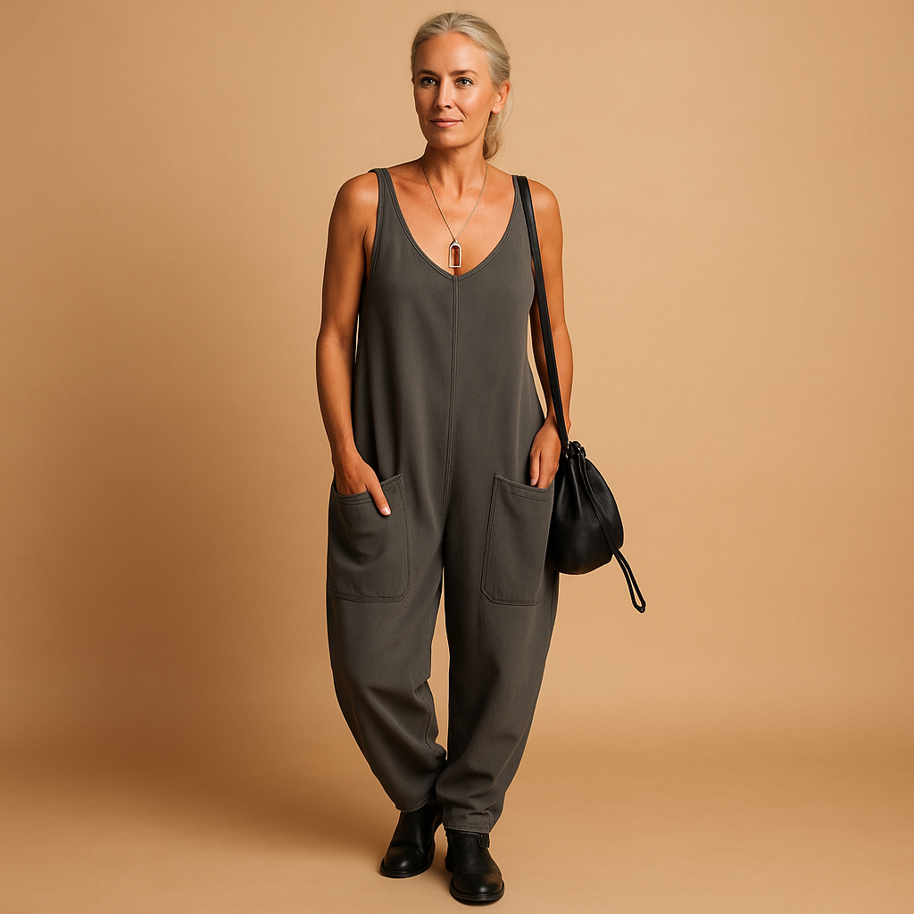 Flowy summer dress for women with a loose fit and lightweight fabric, perfect for warm days, brunches, and relaxed summer occasions.