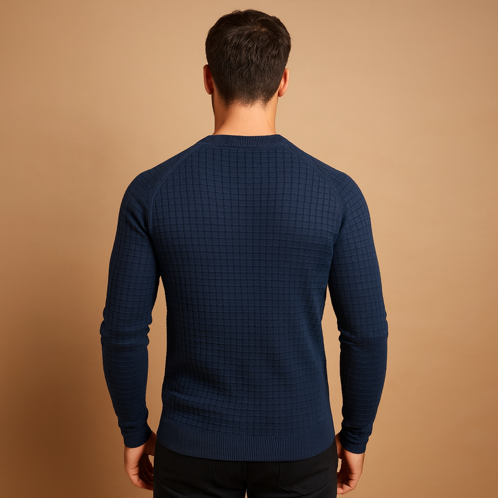 Men’s warm crew neck knitted jumper with soft fabric and relaxed fit, perfect for casual autumn and winter outfits.