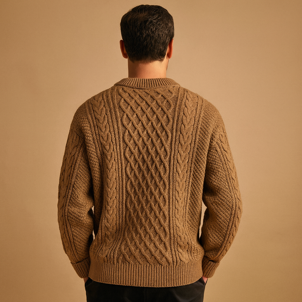 Men’s warm knitted jumper with relaxed fit and crew neck, perfect for autumn and winter casual outfits.